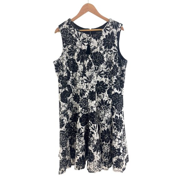Roz & Ali Black & White Cutout Floral Lace Fit & Flare Dress Size 16W 1X Plus Sz - Picture 7 of 7